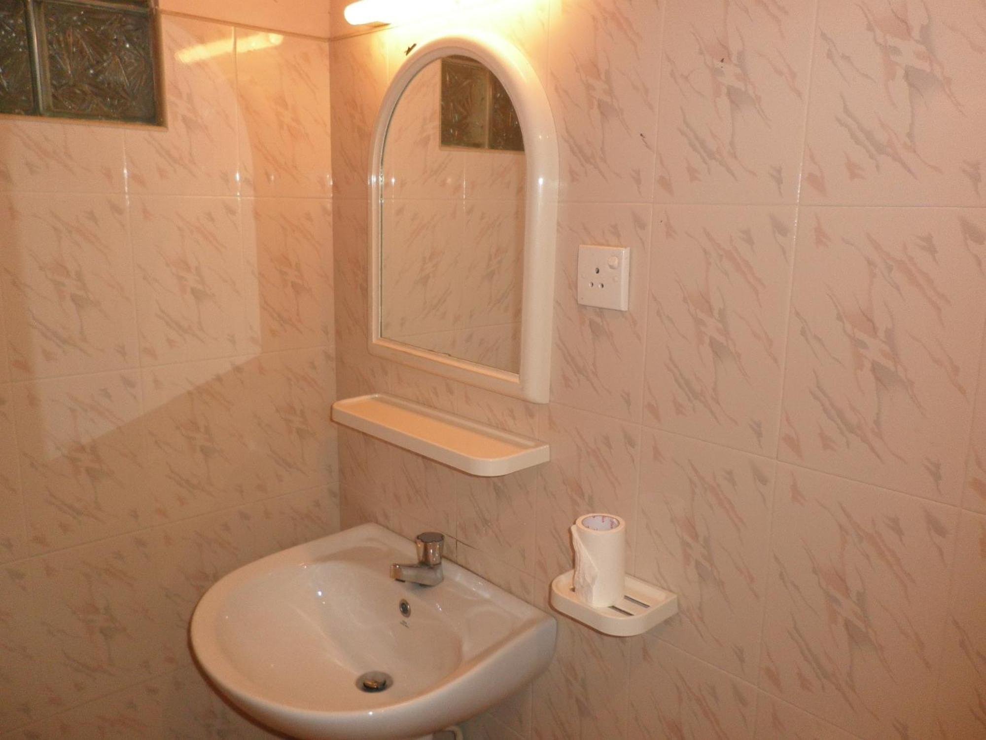 Mccarthy Guesthouse Kandy Room photo